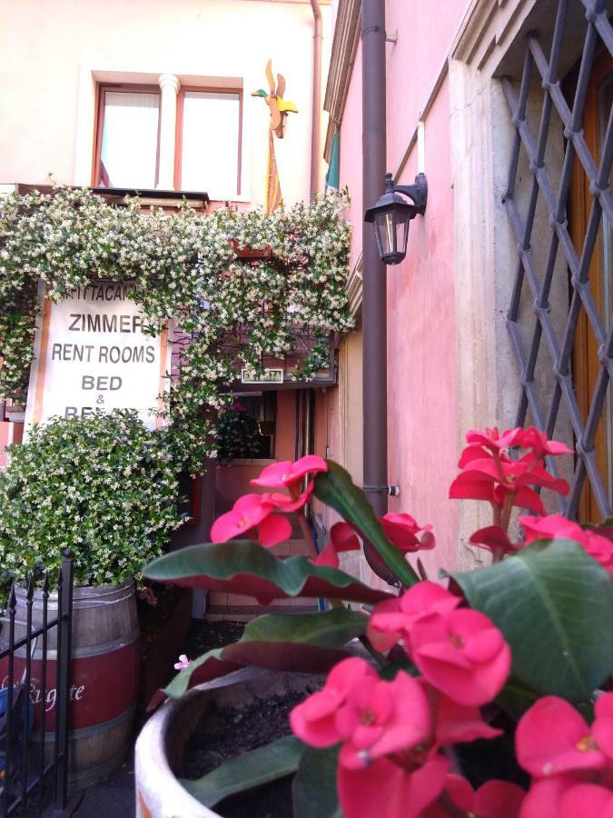 Borgoantico Affittacamere Соаве Екстериор снимка